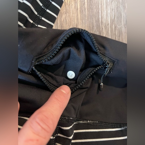 Lululemon stripped leggings with side zip and pull drawstring. EUC. - Picture 4 of 5